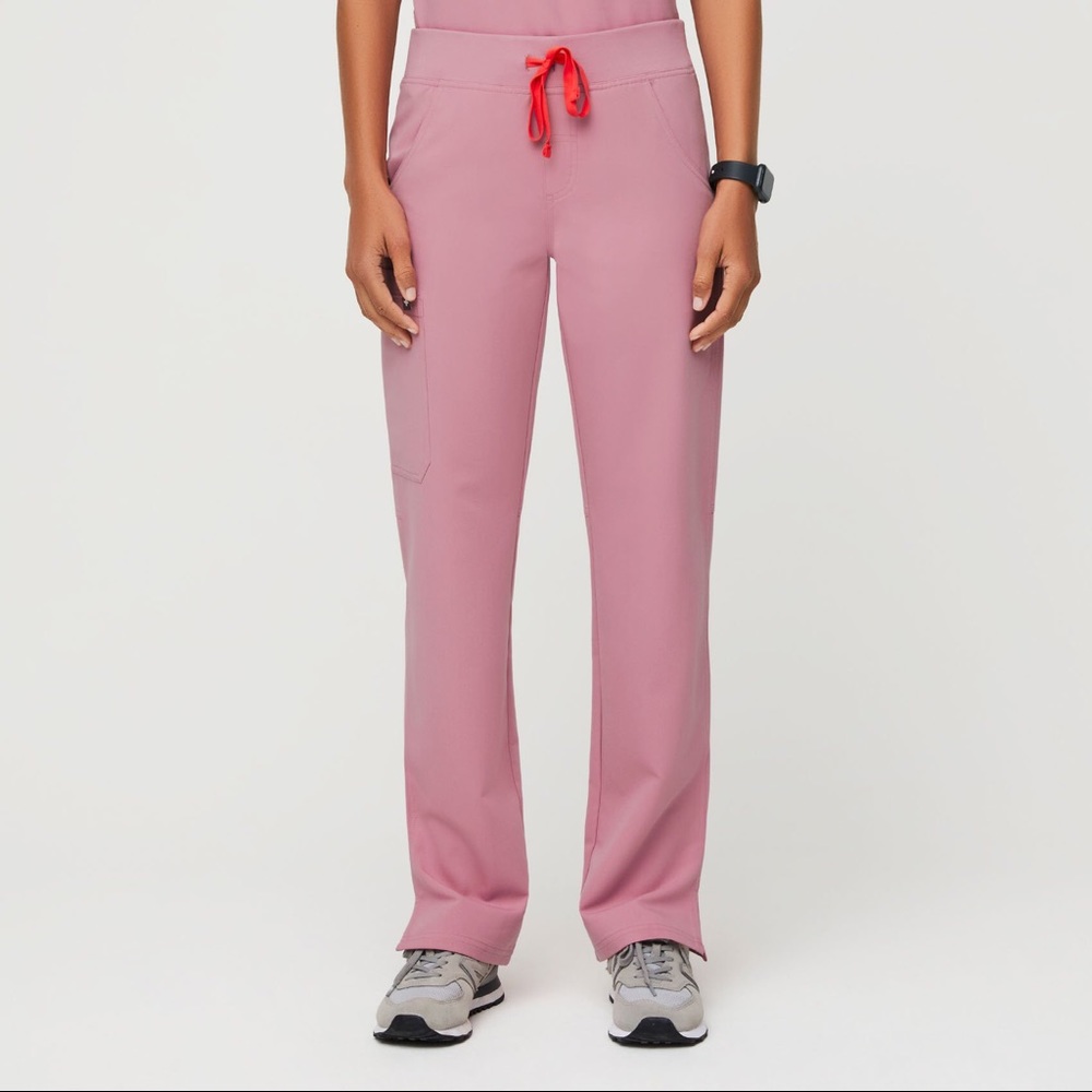 NWT Figs Chalk Pink Kade Cargo Pant PETITE